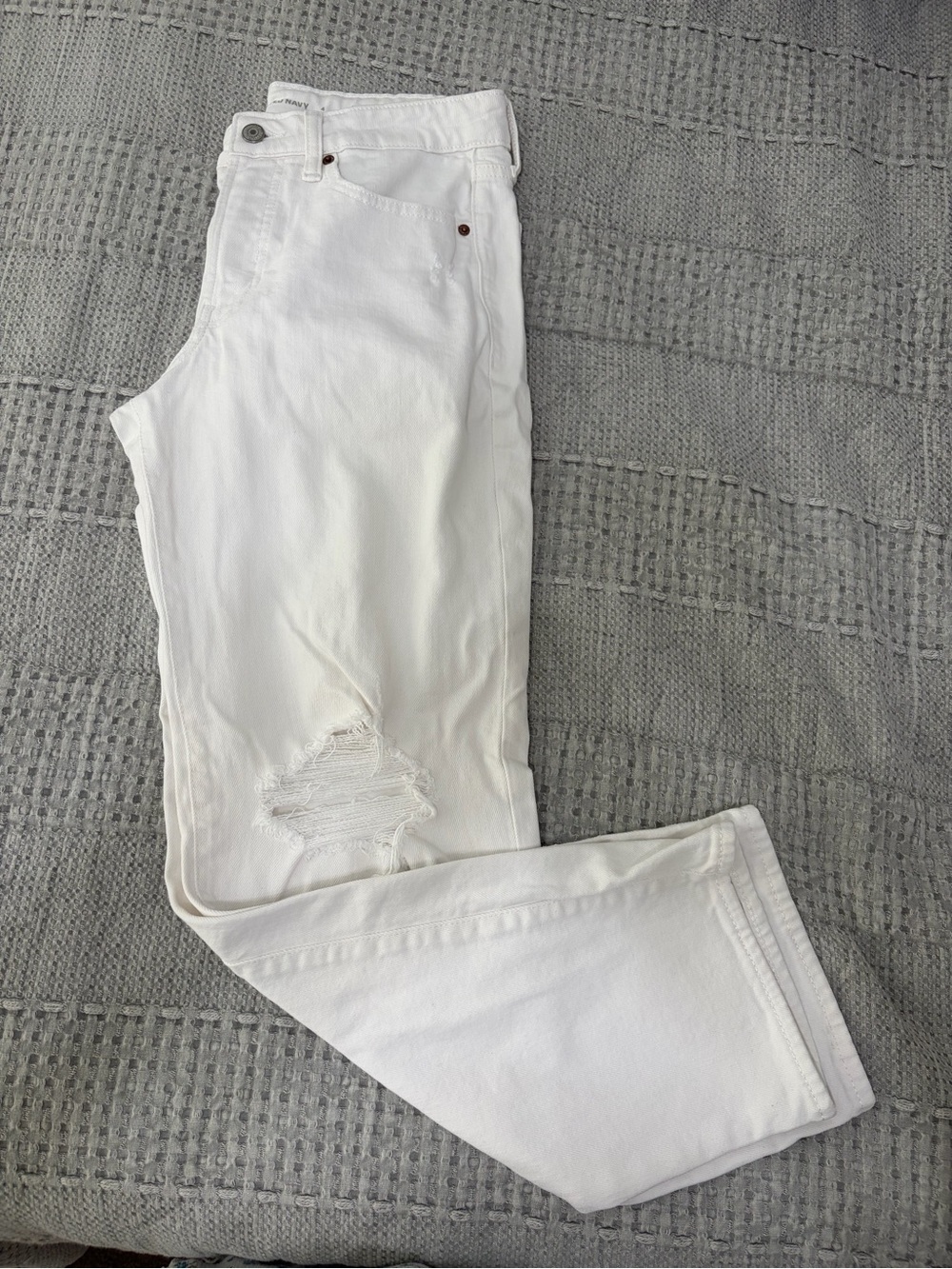 Old Navy White Boyfriend Jeans with Distressed Knee